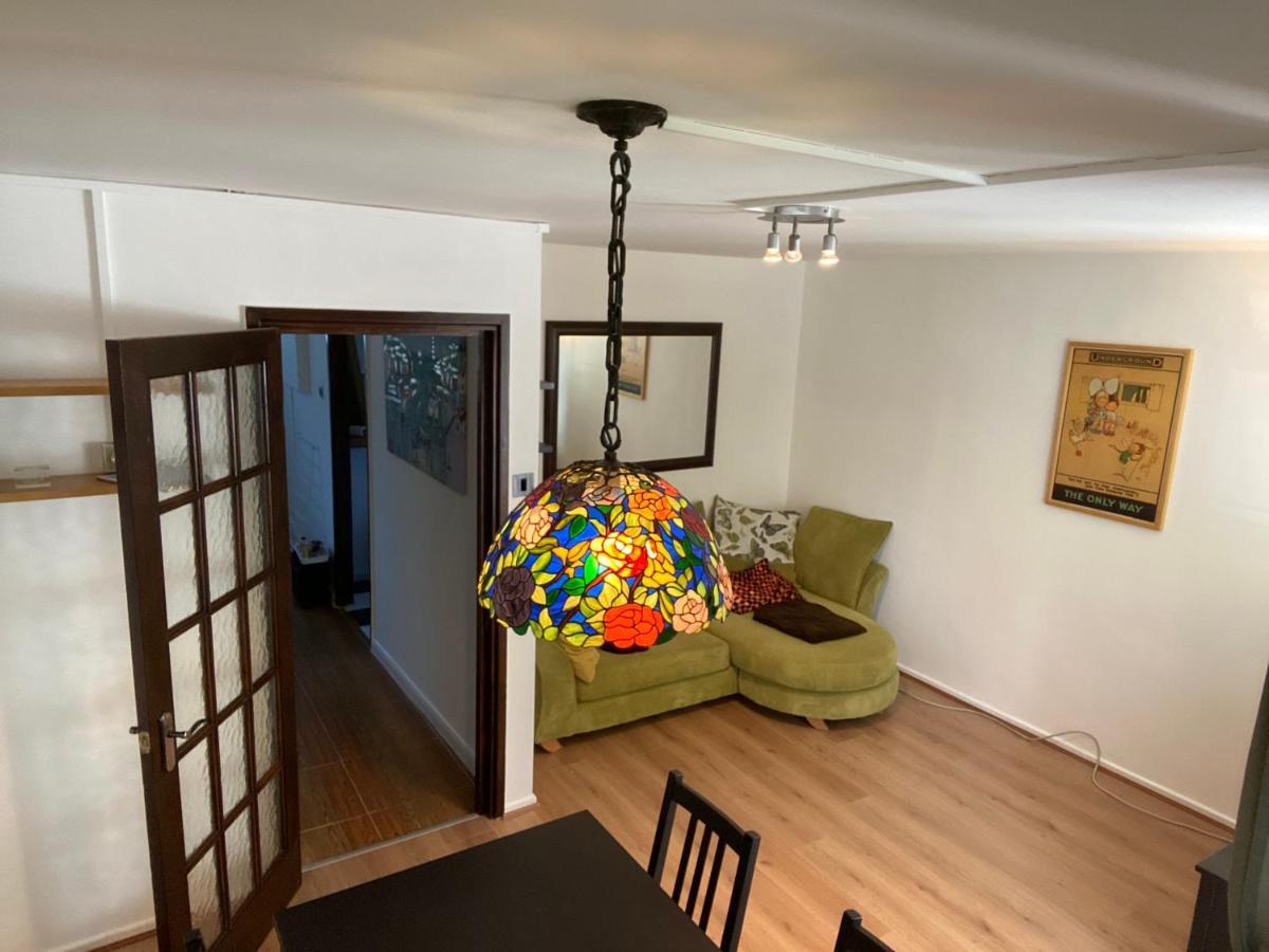 Beautiful 2 Bedroom & Balcony Flat In Central Londra Esterno foto